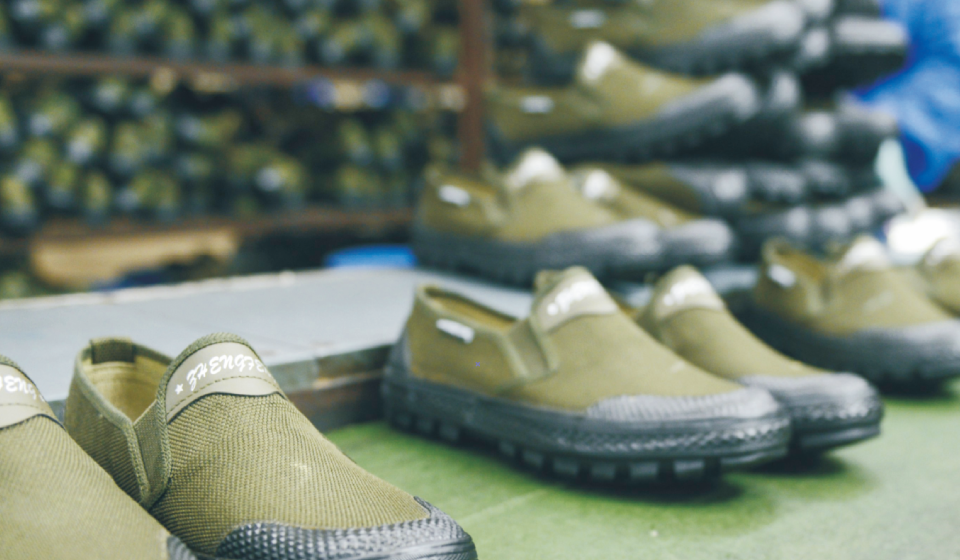 以市场为导向，以顾客为中心